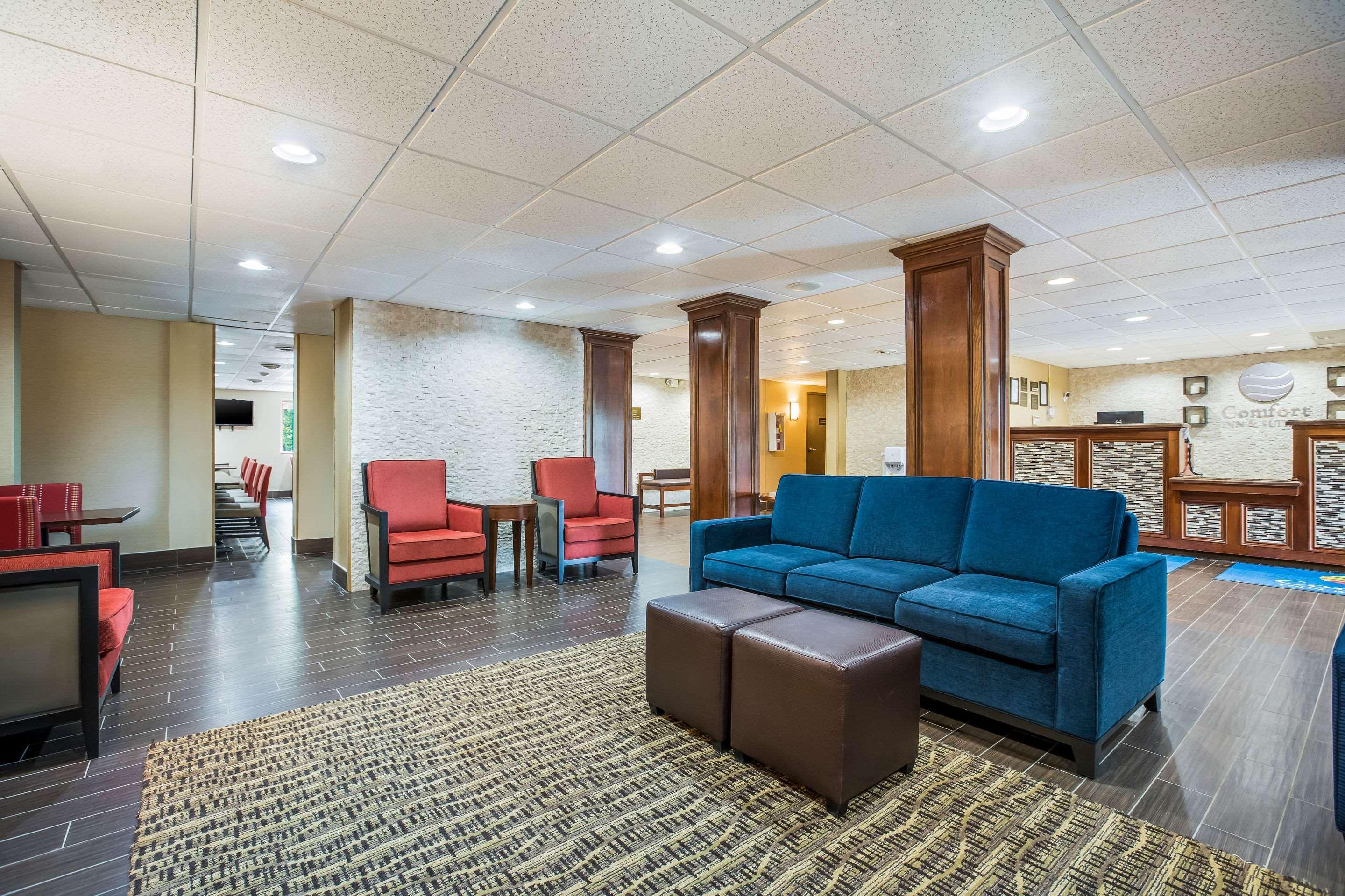 Comfort Inn & Suites Fairborn Near Wright Patterson Afb Exterior foto