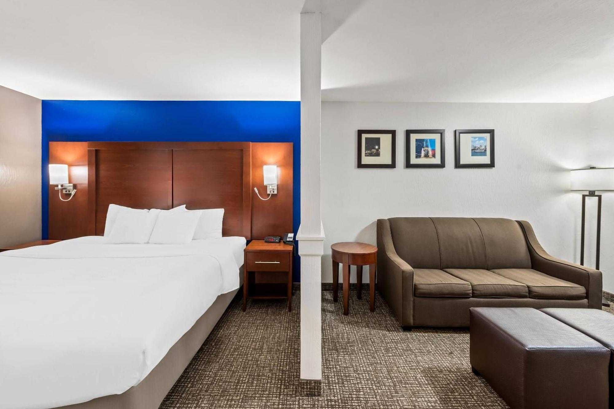 Comfort Inn & Suites Fairborn Near Wright Patterson Afb Exterior foto